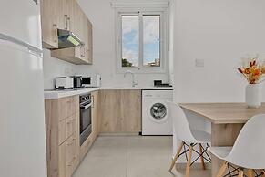 Phaedrus Living Eolus Residences Hera