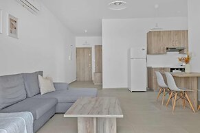 Phaedrus Living Eolus Residences Hera