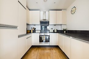 2 Bed Apartment in Shoreditch