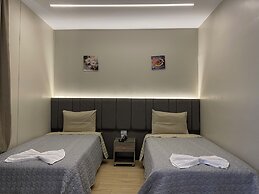 Holy Sheet Plus, Boutique Hotel