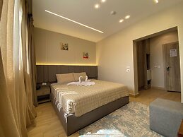 Holy Sheet Plus, Boutique Hotel