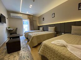Holy Sheet Plus, Boutique Hotel