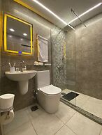 Holy Sheet Plus, Boutique Hotel