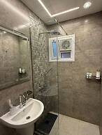 Holy Sheet Plus, Boutique Hotel