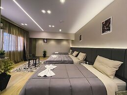 Holy Sheet Plus, Boutique Hotel