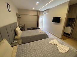 Holy Sheet Plus, Boutique Hotel