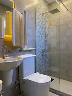 Holy Sheet Plus, Boutique Hotel