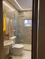 Holy Sheet Plus, Boutique Hotel