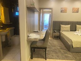 Holy Sheet Plus, Boutique Hotel
