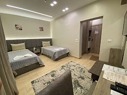Holy Sheet Plus, Boutique Hotel