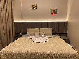 Holy Sheet Plus, Boutique Hotel