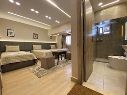 Holy Sheet Plus, Boutique Hotel