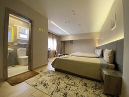 Holy Sheet Plus, Boutique Hotel