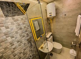 Holy Sheet Plus, Boutique Hotel