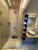 Holy Sheet Plus, Boutique Hotel