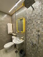Holy Sheet Plus, Boutique Hotel