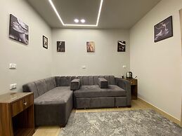 Holy Sheet Plus, Boutique Hotel