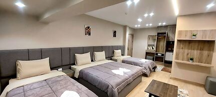 Holy Sheet Plus, Boutique Hotel