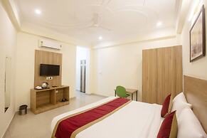 Hotel Lemon Suites & Banquet Noida Sector 62