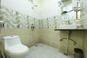 Hotel Lemon Suites & Banquet Noida Sector 62