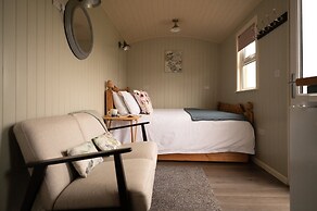 1 Bed Shepherds Hut-sleeps 2-pets-parking-mtn View