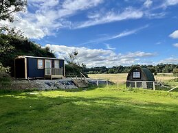 1 Bed Shepherds Hut-sleeps 2-pets-parking-mtn View