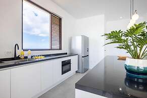 La Perla Chic Panoramic Designer Villa