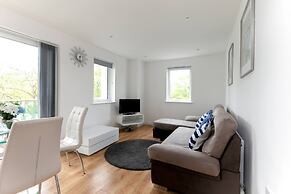 Skyvillion 1bed Enfield Flat W Balcony & Parking