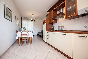 Seaside Serenity Flat With Outdoor Pool