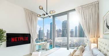 LUX  LIV Contemporary Marina View Suite