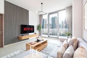 LUX  LIV Contemporary Marina View Suite