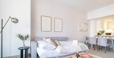 LUX  LIV Contemporary Marina View Suite