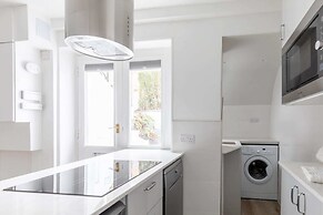 Sleek & Well-connected Studio Flat Archway!