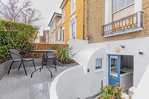 Sleek & Well-connected Studio Flat Archway!