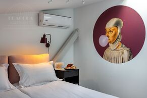 Blue Blood for 11 by Fragola Apartments