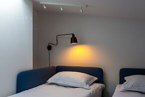 Blue Blood for 11 by Fragola Apartments