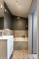 Blue Blood for 11 by Fragola Apartments