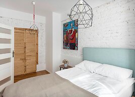 Roxy by Q4Apartments