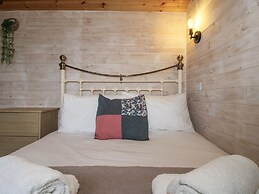 Aston - Shepherd Hut