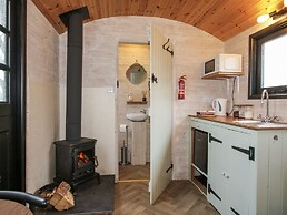 Aston - Shepherd Hut