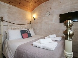 Aston - Shepherd Hut