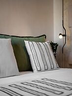 Sutor Chic Manor