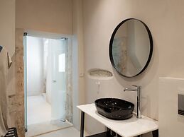Sutor Chic Manor