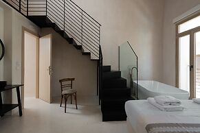 Sutor Chic Manor