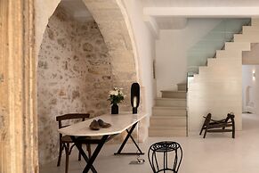 Sutor Chic Manor