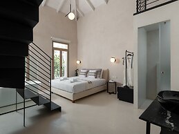 Sutor Chic Manor