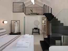 Sutor Chic Manor