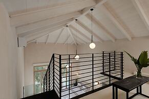 Sutor Chic Manor