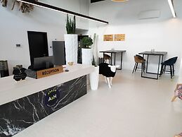 Arrow Hotel