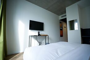 Arrow Hotel